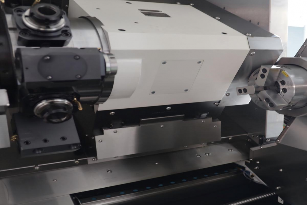 5-Axis machining center in Aerospace